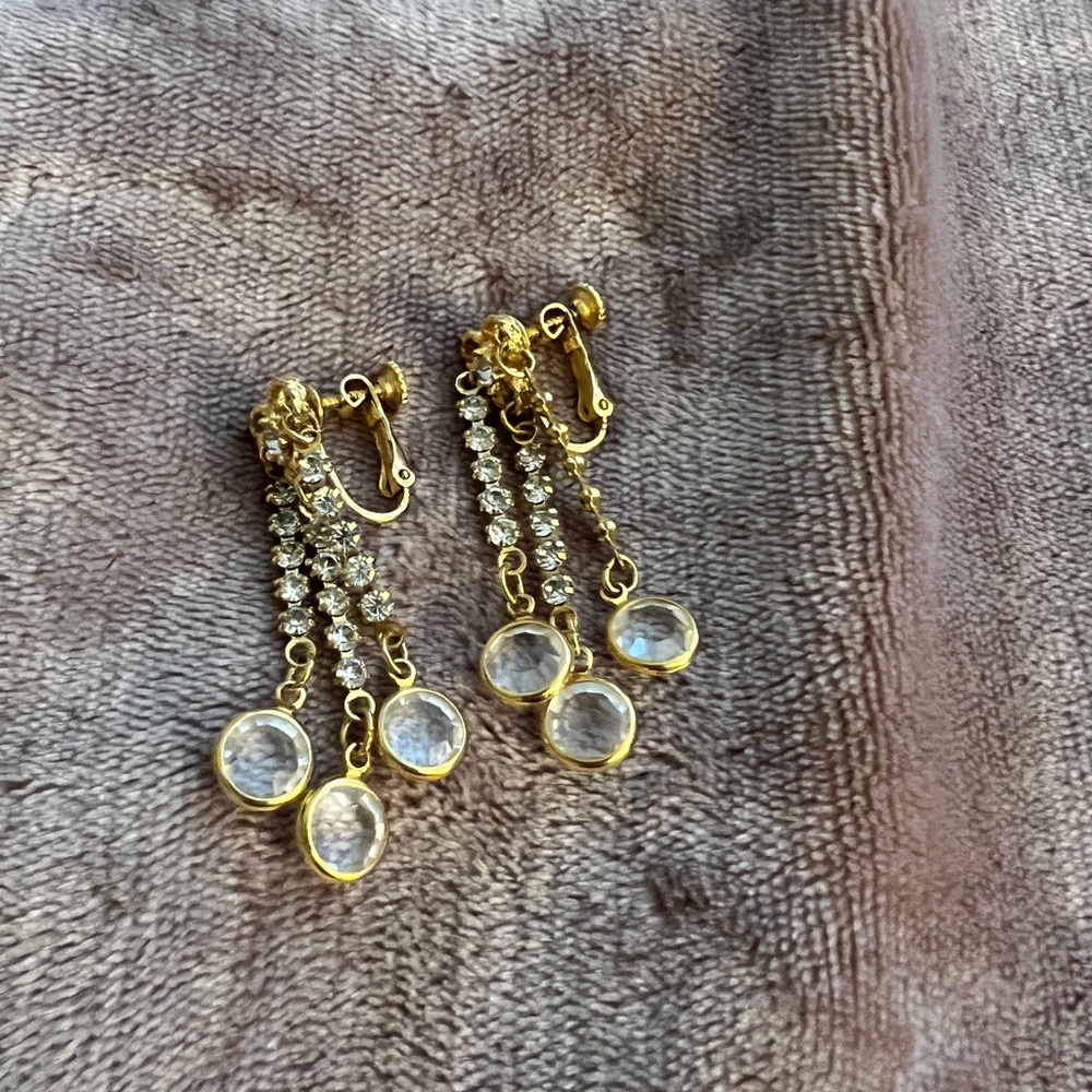 Elegant Gold and Crystal Drop Earrings